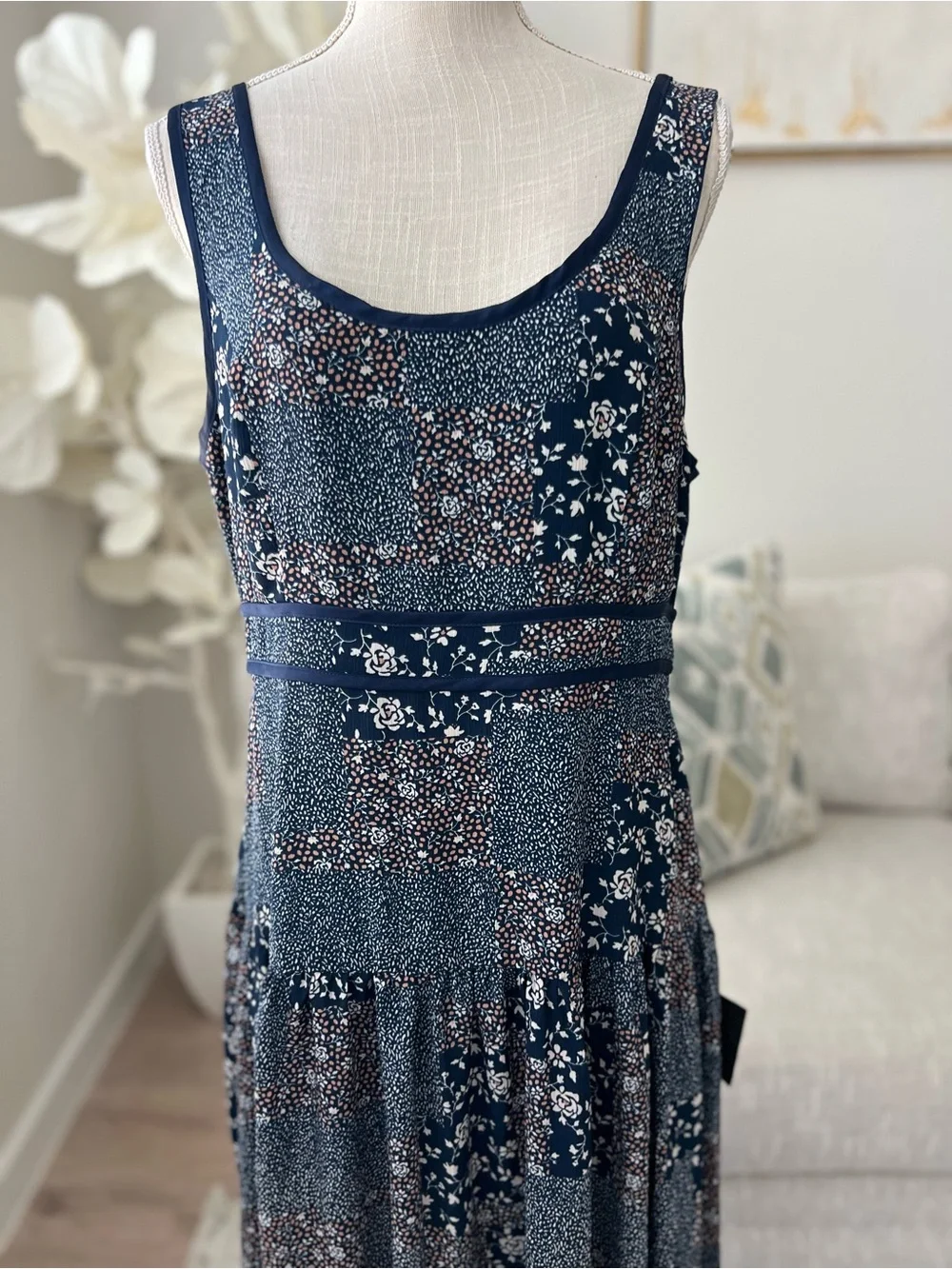 Lulu's Crush Season Navy Blue Floral Quilt Patchwork Print Scoop-Neck Maxi Dress - Picture 3 of 8
